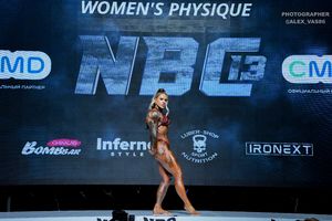 WOMEN'S PHYSIQUE